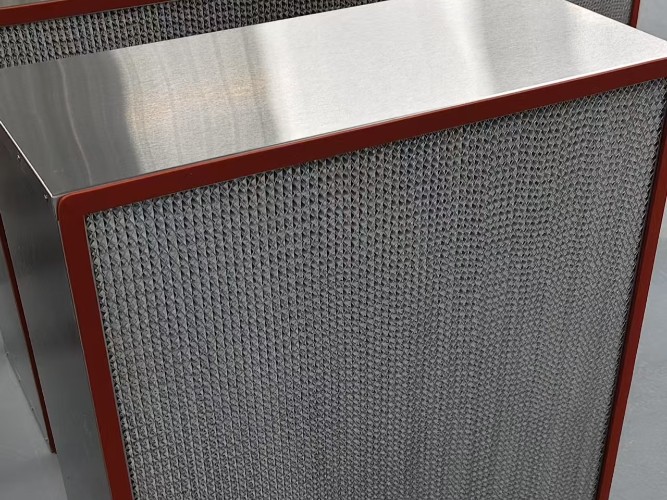 高效有隔板過濾器跟無隔板區(qū)別