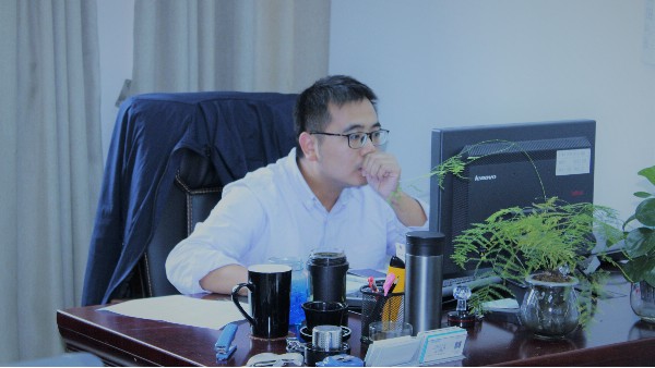 昆山佳合“好”員工