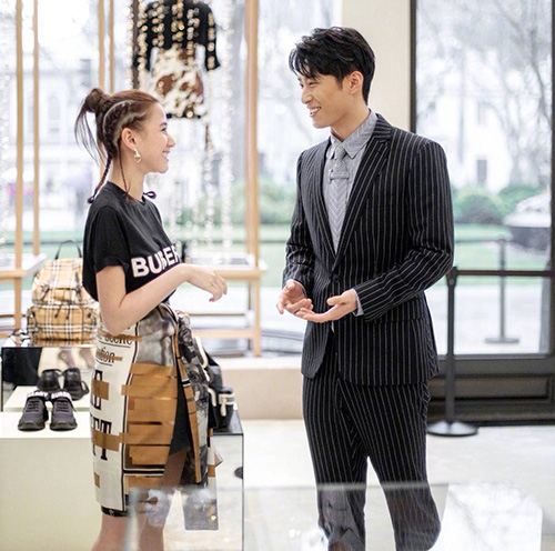 竇驍大方表白賭王女兒后第一次現(xiàn)身機(jī)場——與高效過濾器規(guī)格的關(guān)系