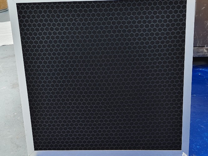 蜂窩板活性炭過濾器的工作原理