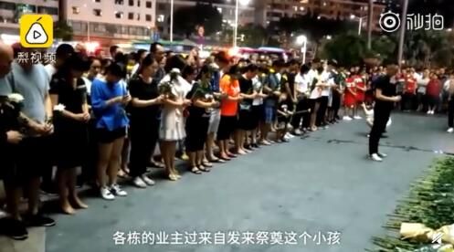 高墜玻璃窗砸傷的男童二